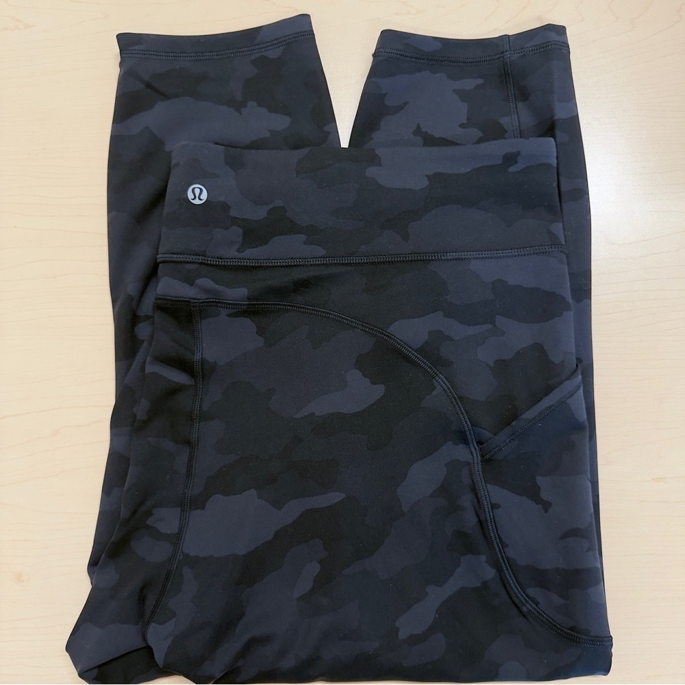 Lululemon Black Camo Align Leggings Size 18 - Picture 6 of 8